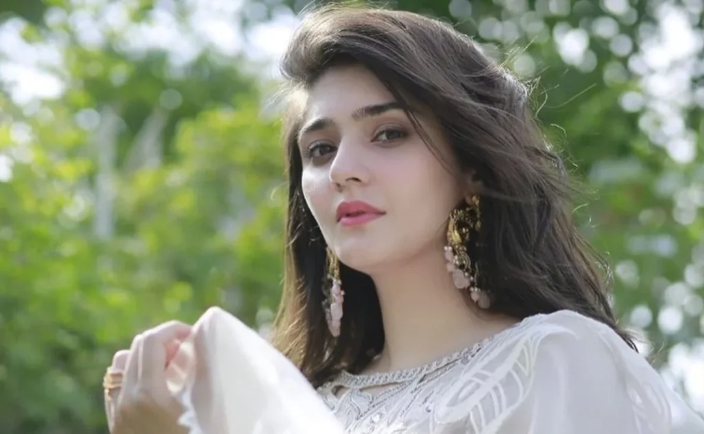 Dur-e-Fishan-Saleem-Biography-Age-Net-Worth-Height-Family-Husband-jpg
