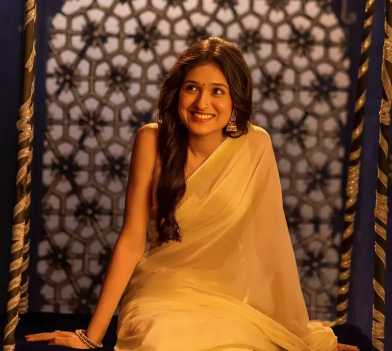 Aashi-Tripathi-biography-Indian-Actress-and-Model-2