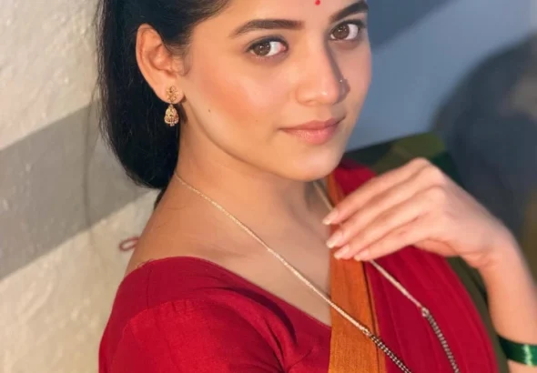 Sharayu-Sonawane-Looking-Cute